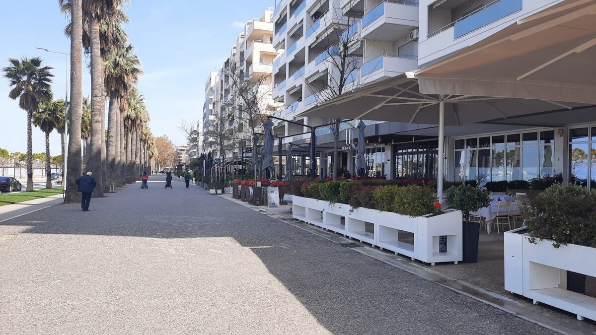 Listing 869561793850362675