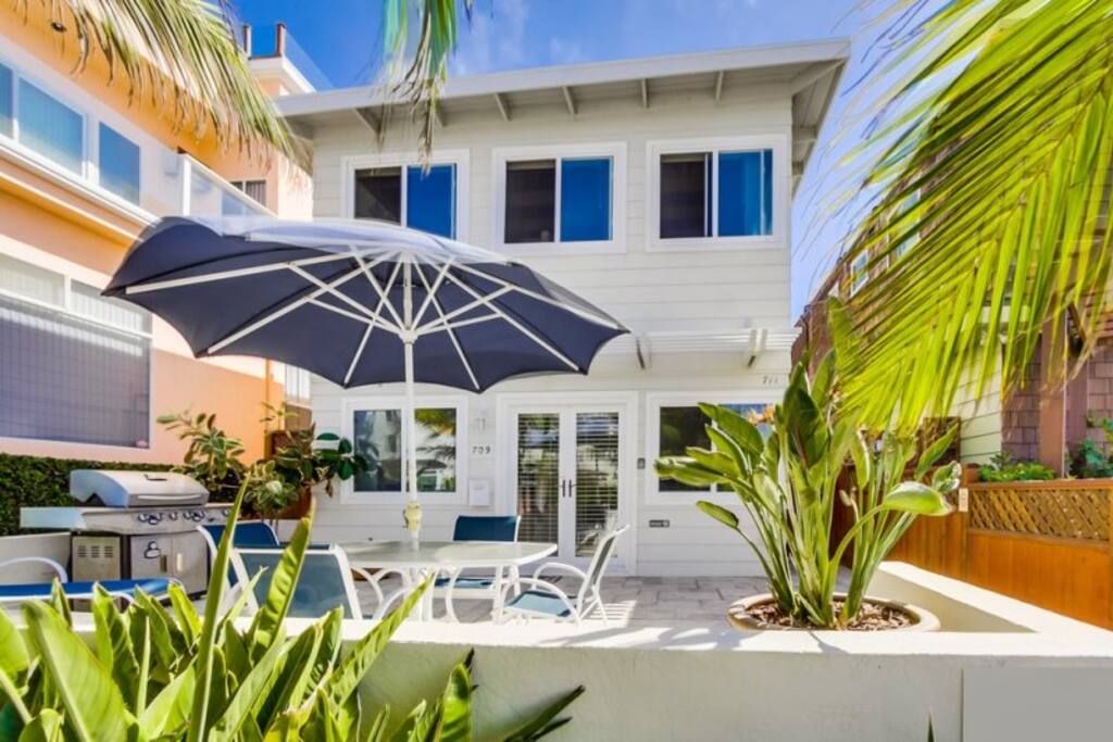 Duplex, 2 bedroom 2 bath downstairs, 1 bedroom 1 bath upstairs