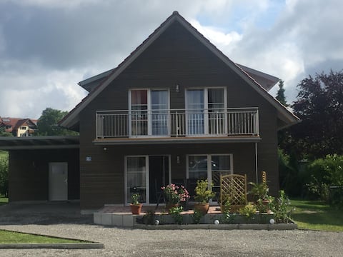 Top performing Airbnb: Chalet Apfelbaum in Wasserburg (Bodensee)