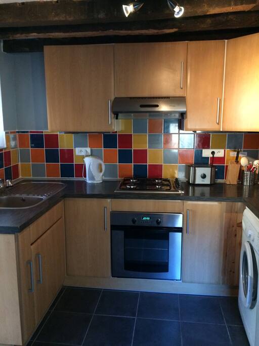 Fully equipped kitchen with Fridge/freezer, washer, dishwasher, oven