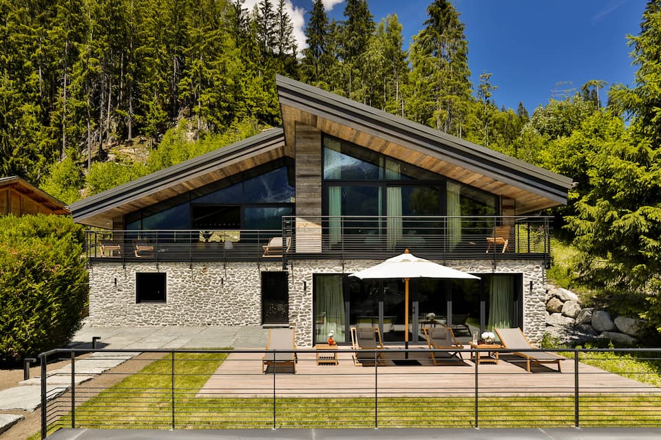 Chalet on the Rocks, above Chamonix, Chamonix, Auvergne-Rhône-Alpes, France, photo 10 of 10