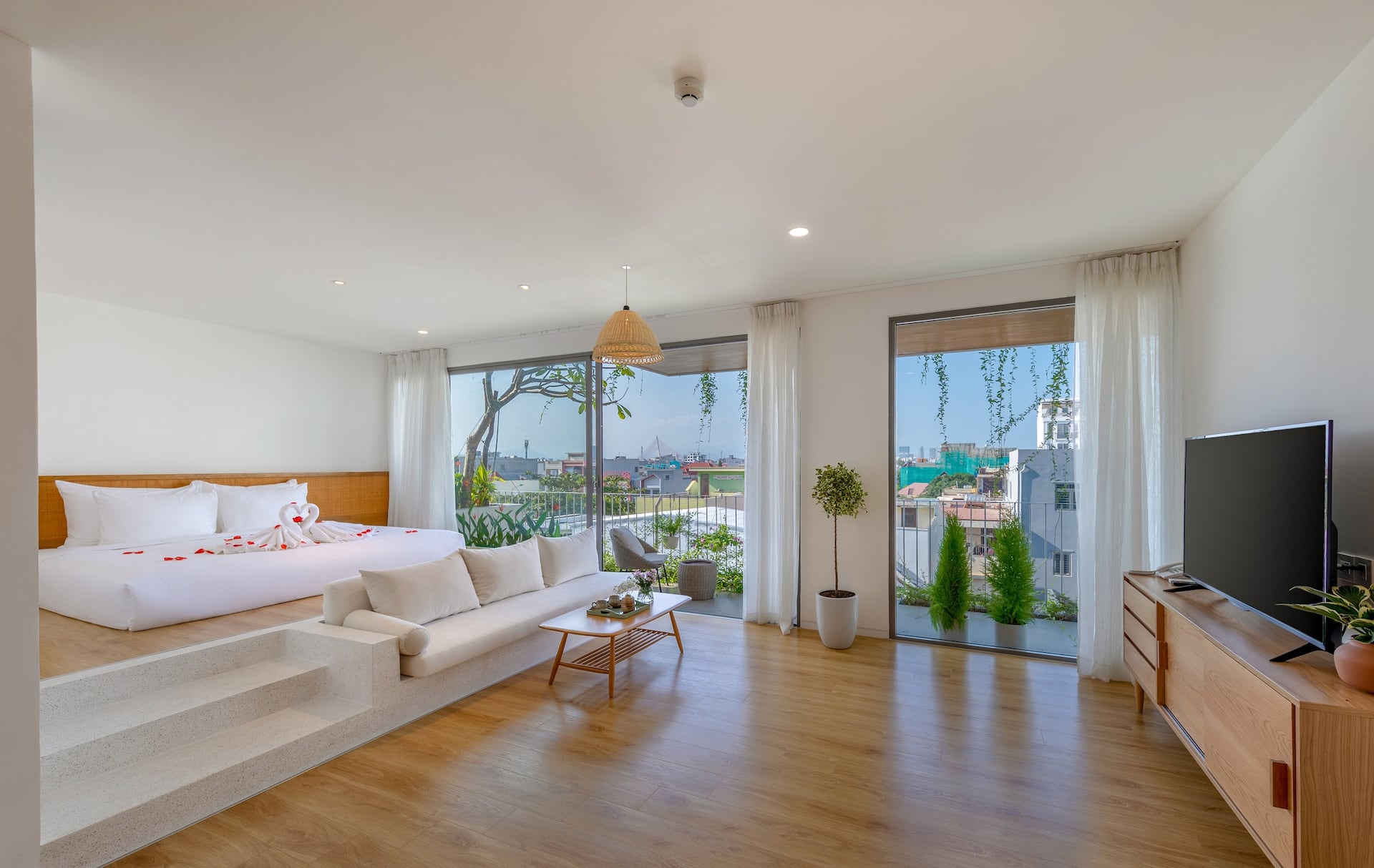 PRANA PEACE HOUSE - KING SUITE BALCONY