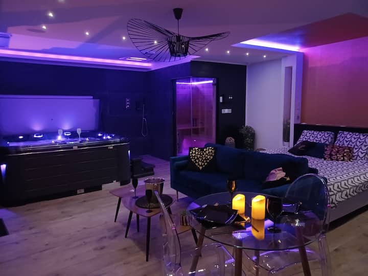 Rental of a nice cottage with jacuzzi, sauna,