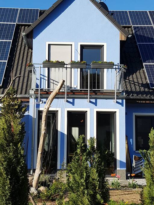Blaues Haus In Potsdam Bornim Houses For Rent In Potsdam