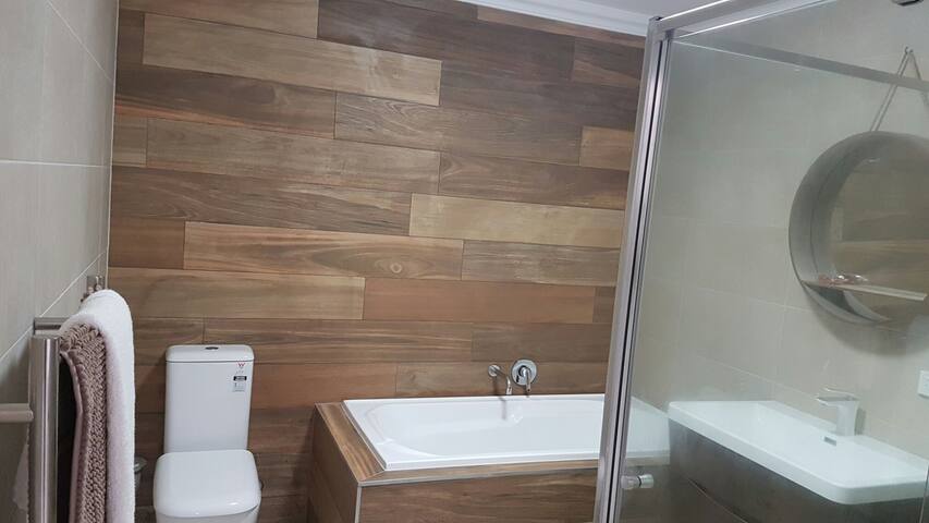 Shearers Qtrs. Great for famalies gallery image 4