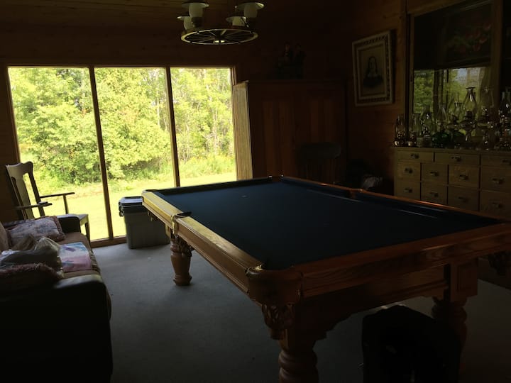 Country Home On The Peninsula & Close To The Beach - Sauble Beach