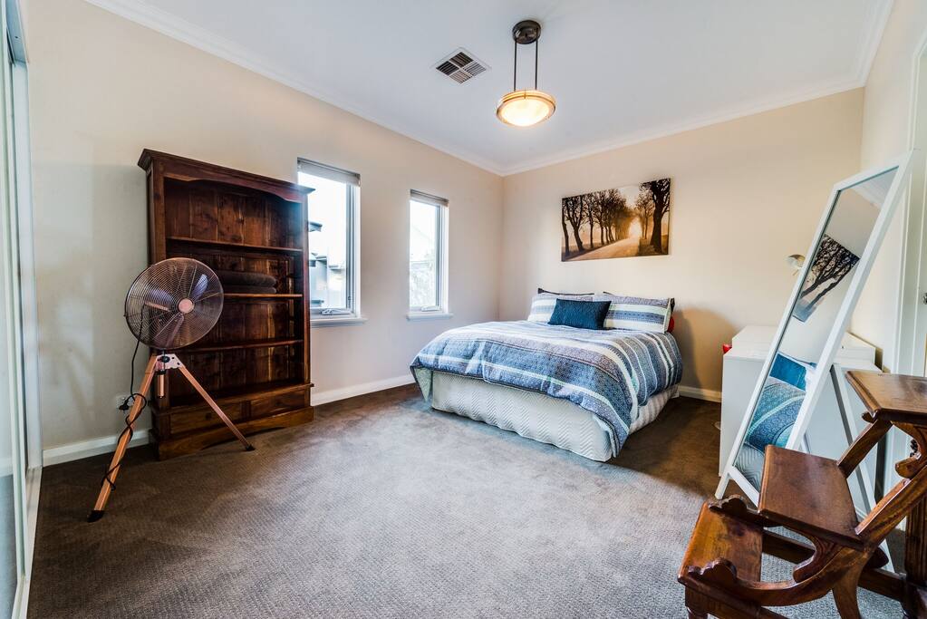 Queen Guest Room 2