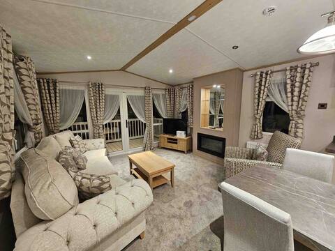 3 Bed & 2 Bathroom Welsh Escape - dog friendly!