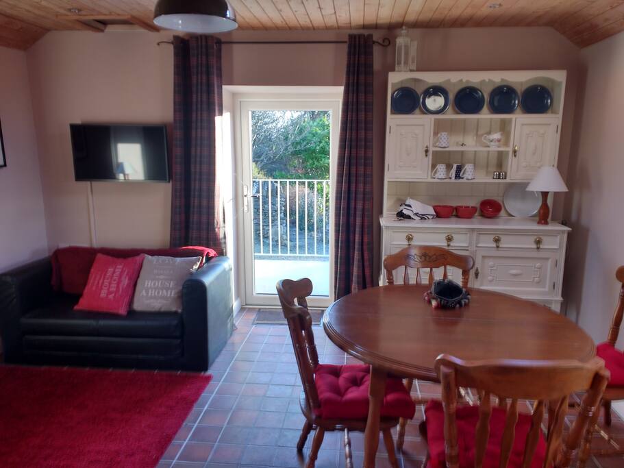 The sofa bed is ideal for 2 children. Breakfasts are complemented when the sun rises and shines in!