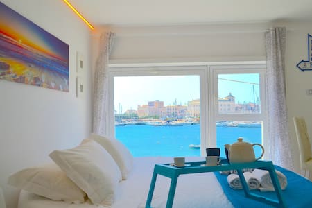 Flamingo Loft -SEASIDE- Sea & Ortigia View-Jacuzzi