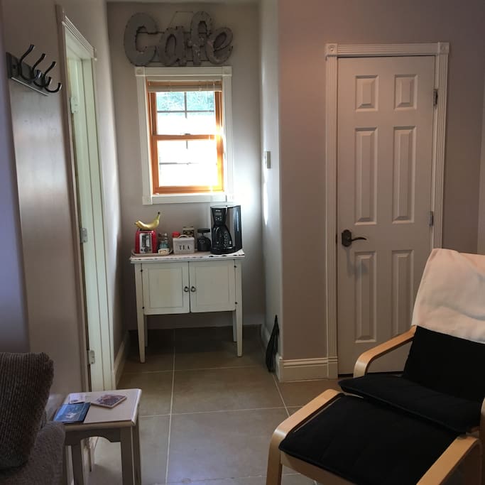 Coffee/breakfast nook and closet