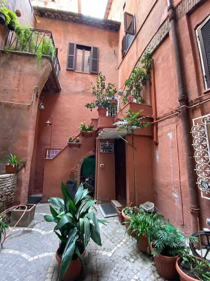 Arcolioari - Middle evo in the heart of Rome - Tiny houses ...