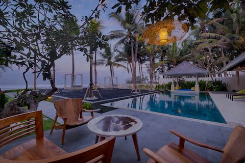 Unparalleled luxury 5 BD Beachfront Villa in Saba
