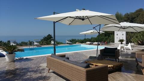 Villa MALOUGA with pool 130 m from the beach