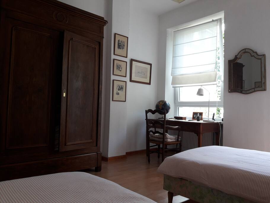 Une chambre spacieuse et confortable