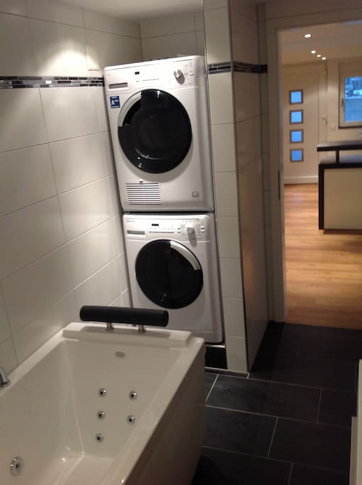 Jacuzzi , washing machine and dryer