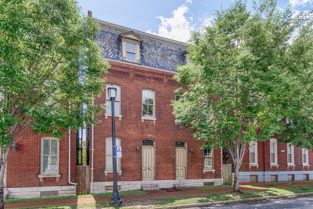 Awesome apartment 3 blocks from Soulard Market