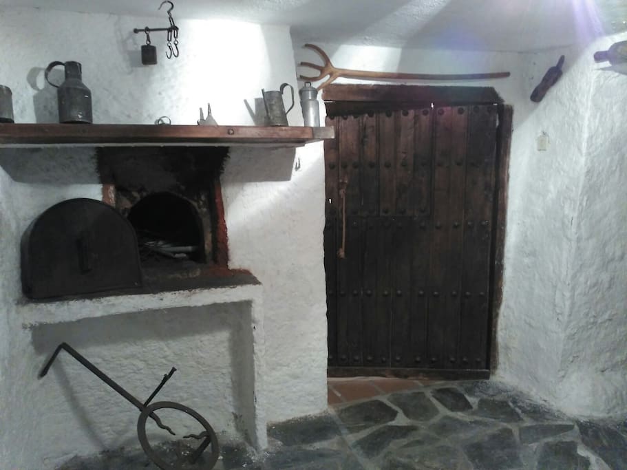 Horno de leña moruno / Traditional moorish wood oven