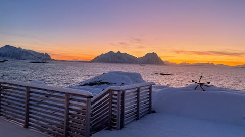 Successful Airbnb property: Lofoten Svolvær - Idyllic house by the sea in Vågan