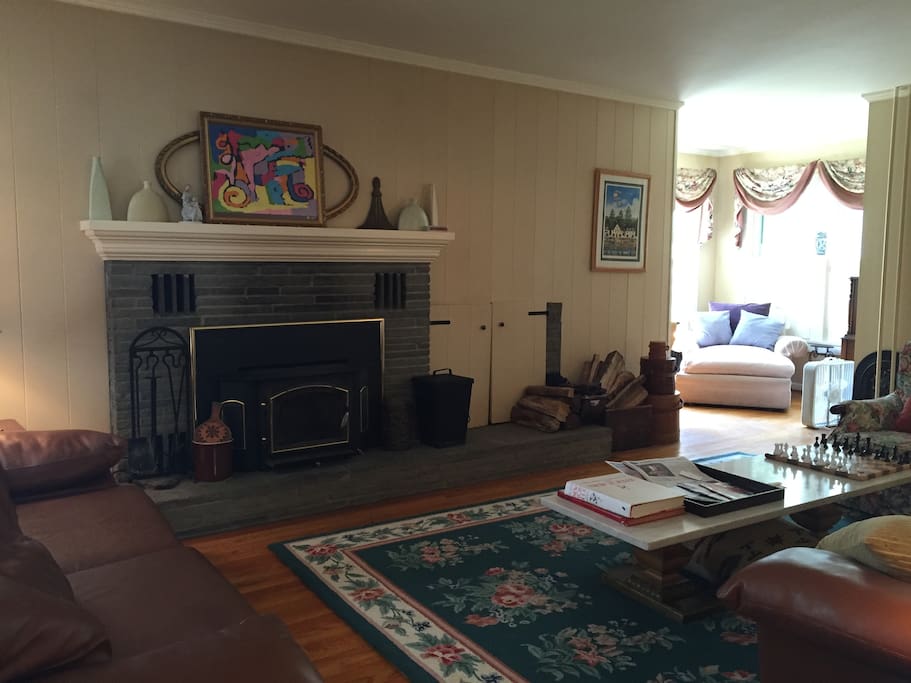 Living room - looking at the fireplace and the sitting area
