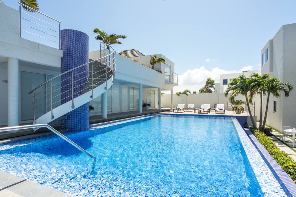 OceanZ Pool area