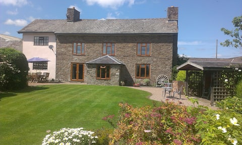 7 bedroom country home in stunning countryside