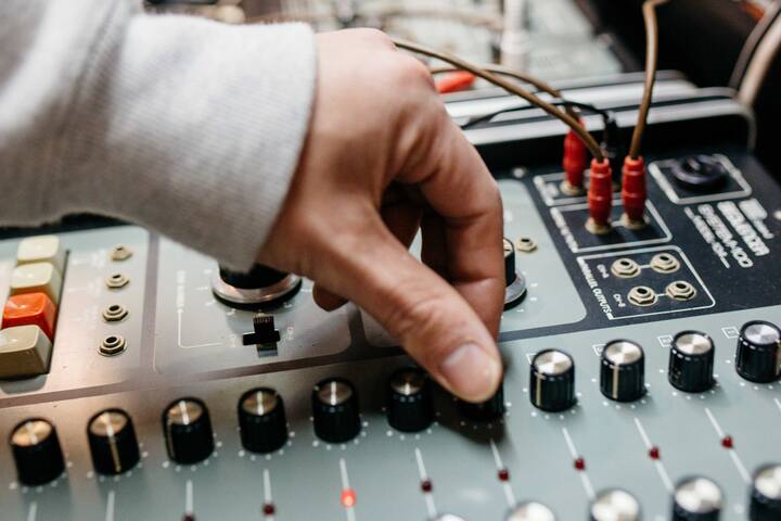 Synthesizer Shops In Tokyo