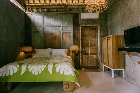 Twin Room Barat by Semadi Living