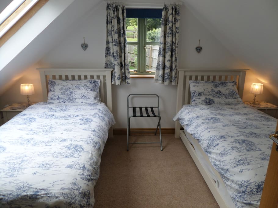 Twin Bedroom with additional Pull Out Guest Bed