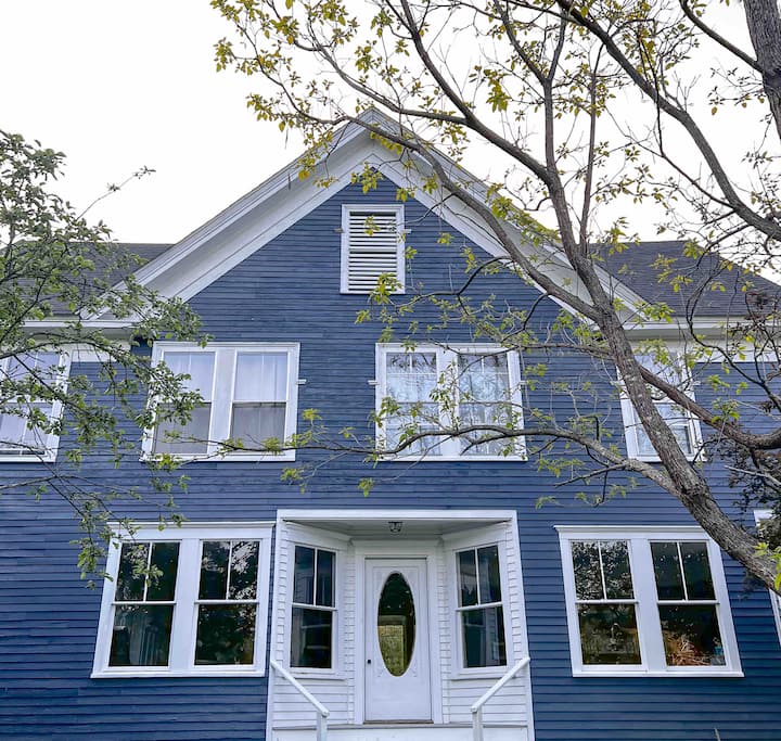 Reno'd Farmhouse Close to Lake Houses for Rent in Sebago, Maine