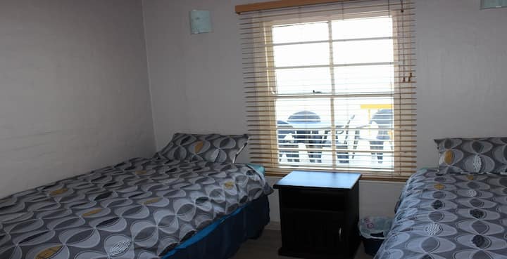 Troisième chambre, 2 lits simple