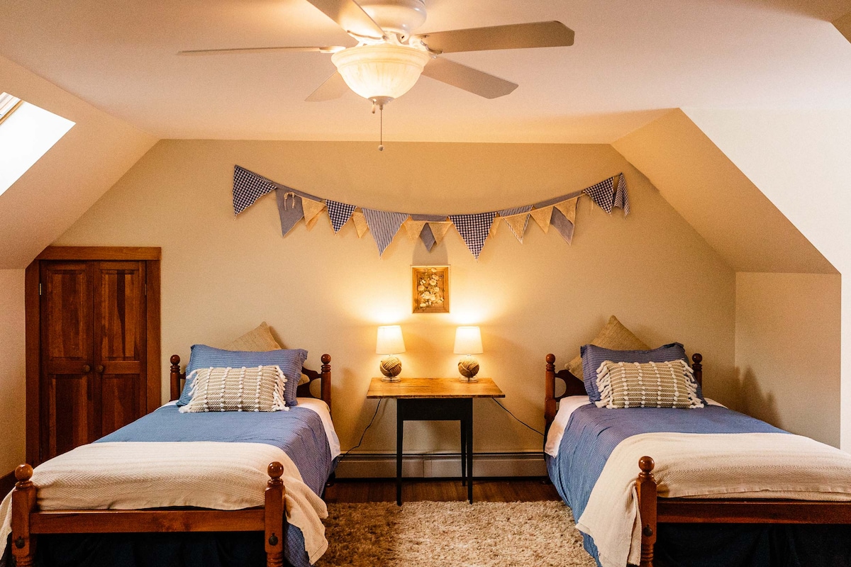 קומה שנייה (2 מיטות זוגיות)