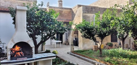 Salento vacation home with private garden