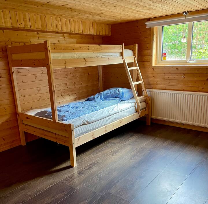 Dormitorio abajo, estándar sencillo.