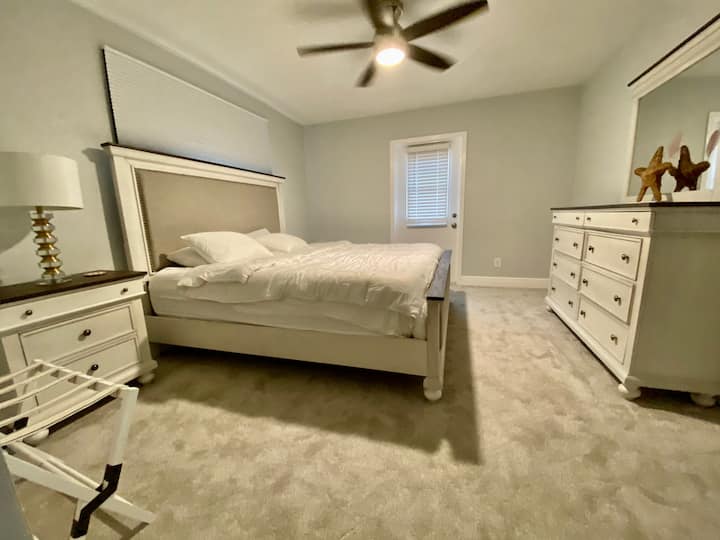 Glavna spavaća soba - Bračni krevet (180x200)