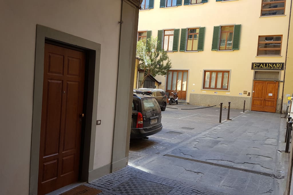 Entrance corner and parking space