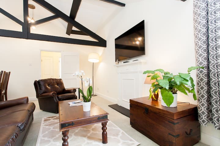 Beautiful 3 Bedroom House Near Buckingham Palace! gallery image 4