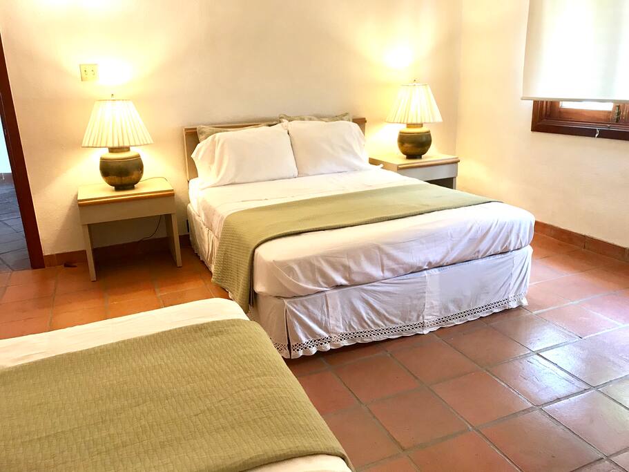 Garden bedroom - two queen size beds