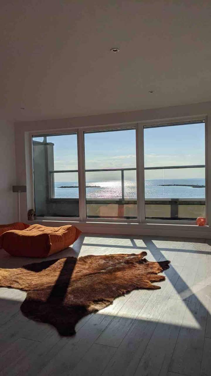 Borth Beautiful Beachside property,  4 bedrooms.