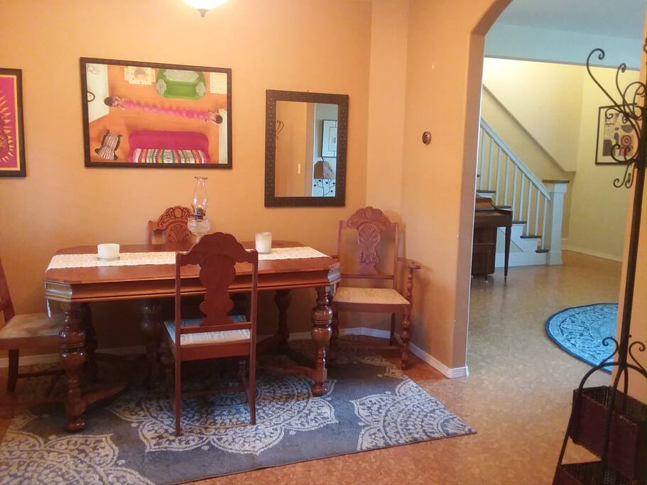 Dining room.
