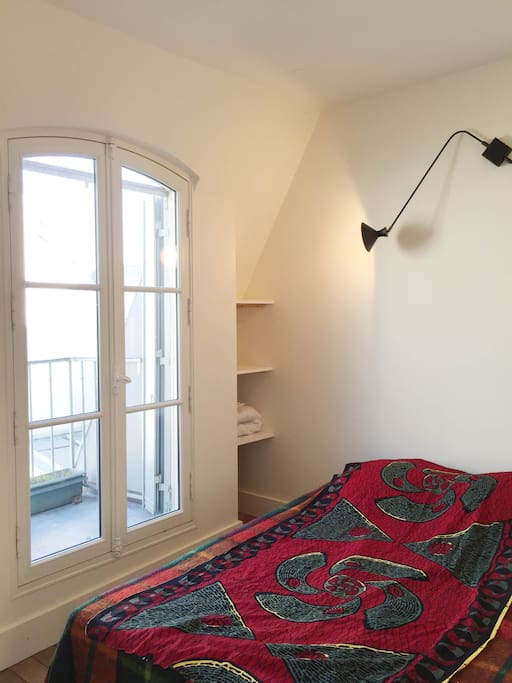 Chambre avec lit double