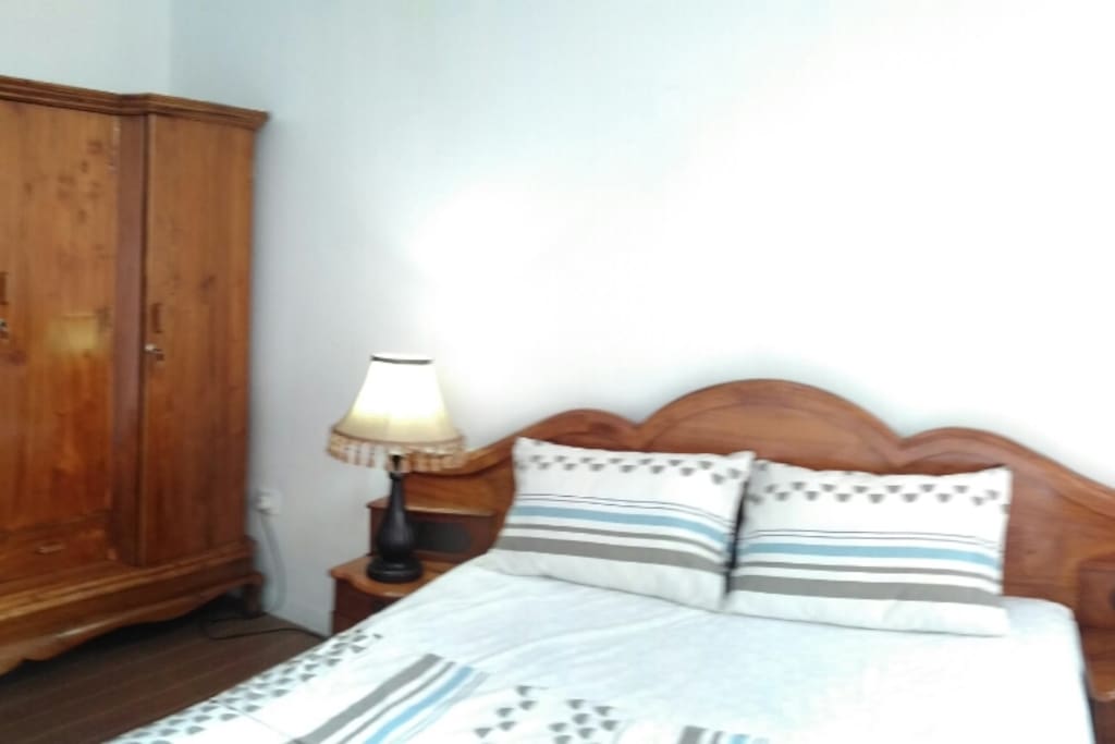 Room "Jasmine"
Comforable Queen bed