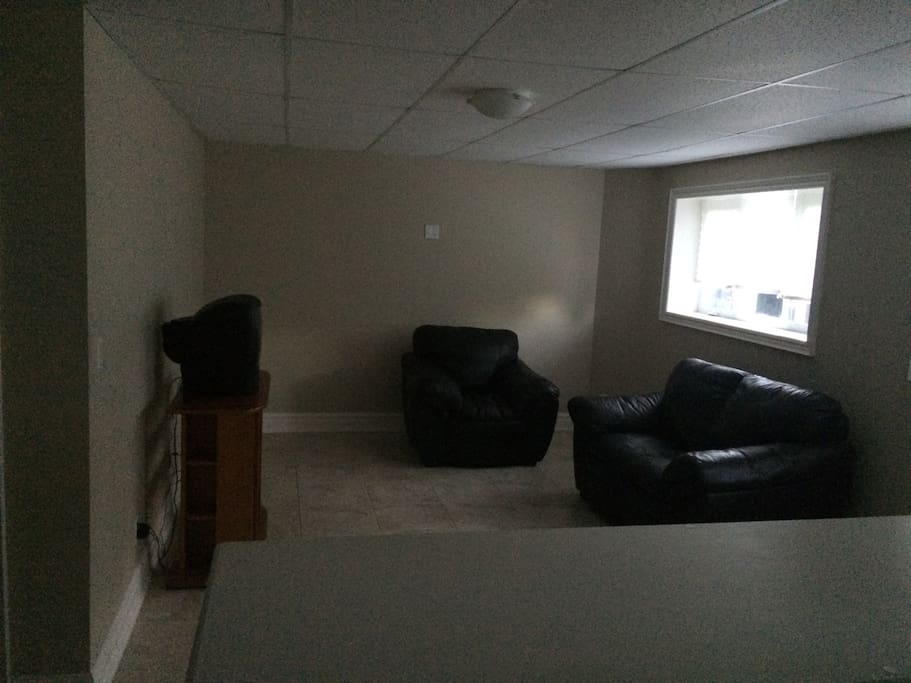Large sitting area with cable tv.