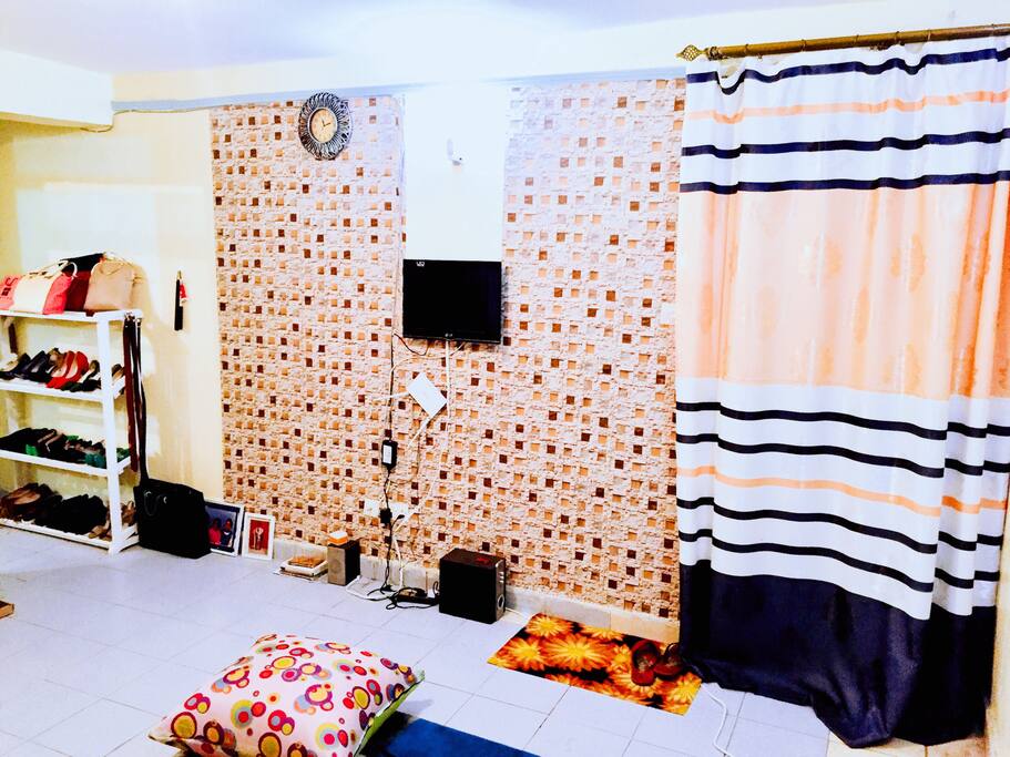 Part of the spacious living room