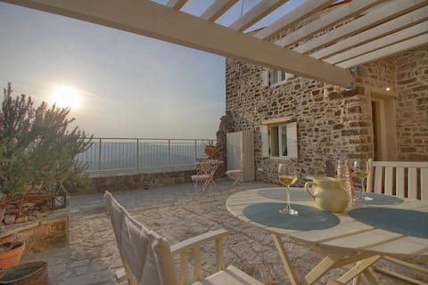 Casa ADORA - stone house with a spectacular view