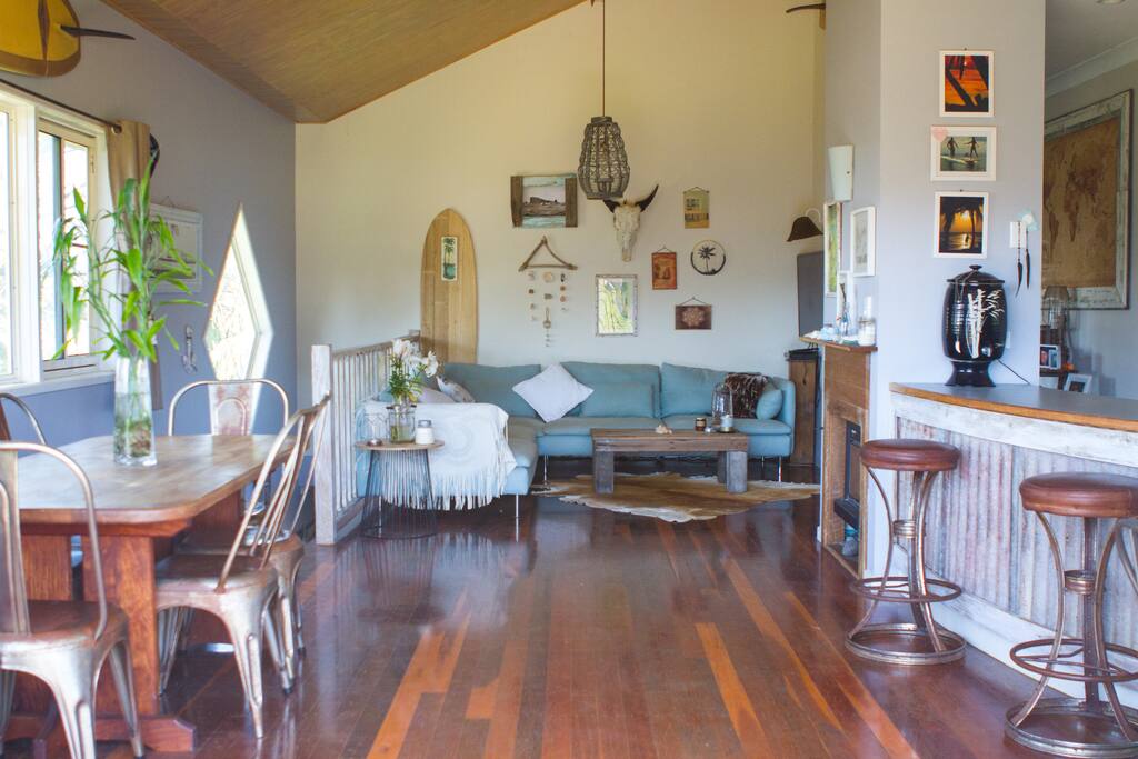 Lounge/Dining/Breakfast bar