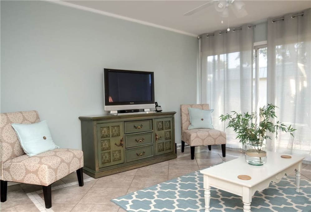 Home Decor,Linen,Tablecloth,Indoors,Room
