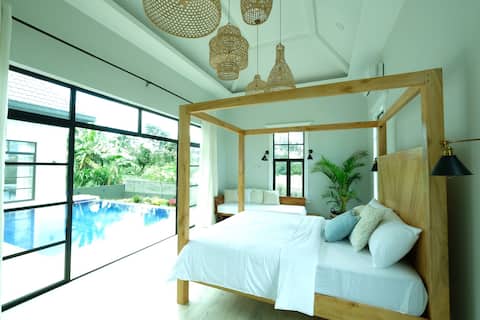 The White Cabin at Amberfields