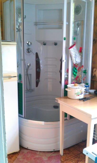 shower+kitchen