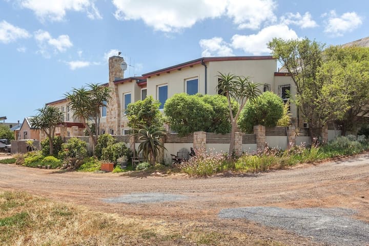 Cape Point Villa, luxury pool designer Villa for10